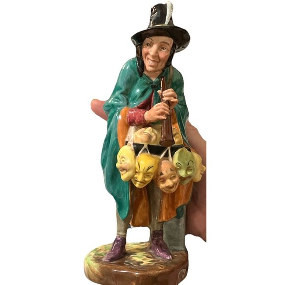 Halloween Antique Royal Doulton “The Mask Seller” Figurine Retired 2103 - Picture 4 of 16